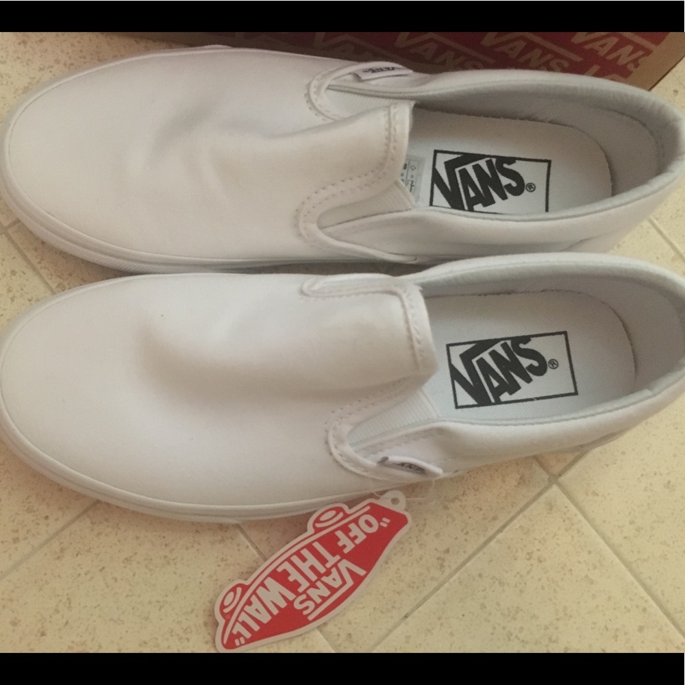 WHITE WOMEN VANS SLIP ONS SIZE 6